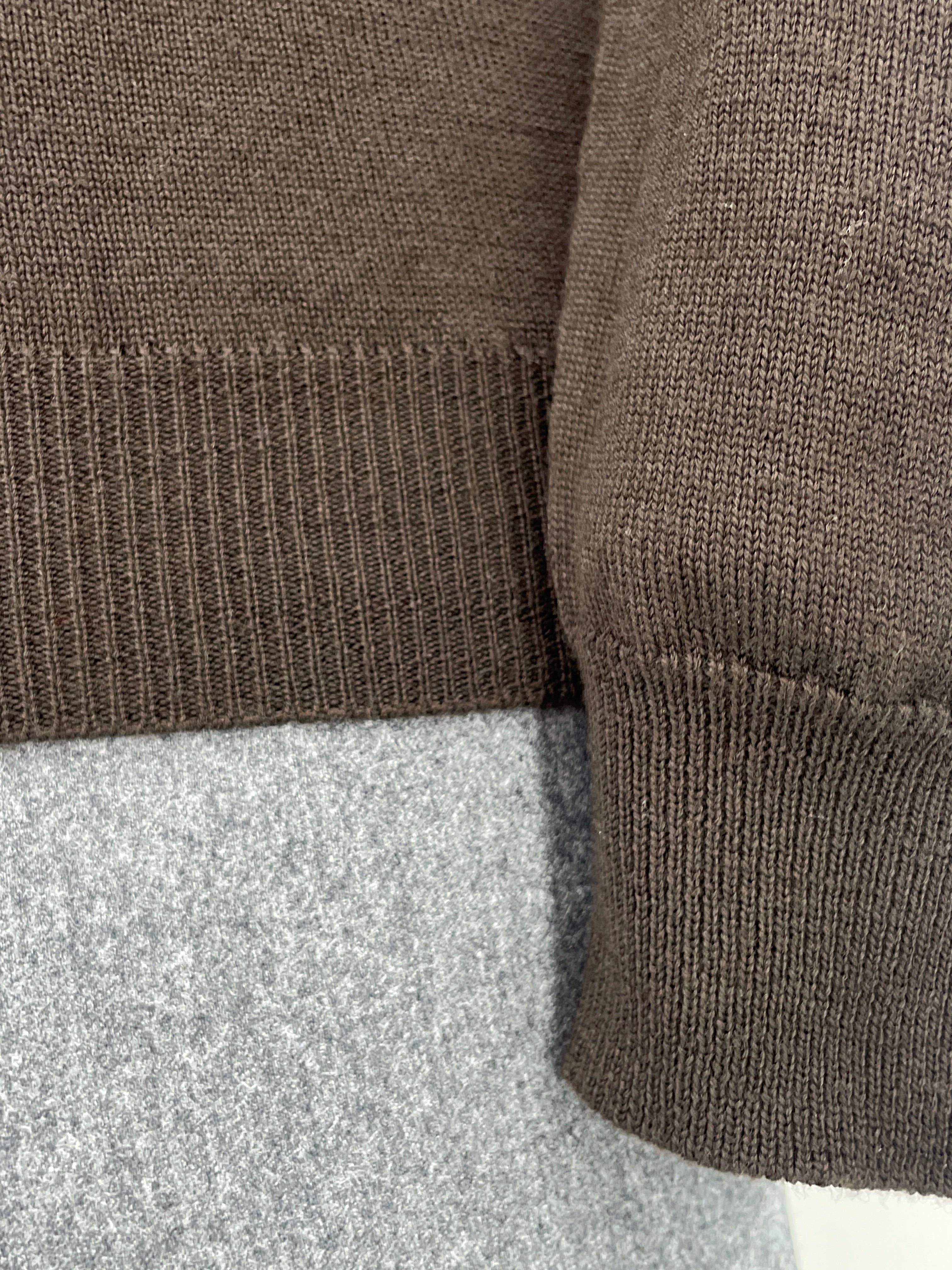 Merino Polo langarm in Dunkelbraun